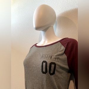 MEDIUM GREY & BURGUNDY RAGLAN TOP + KILLIN’ IT 00